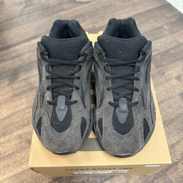 Yeezy 700 V2 Vanta (USED)