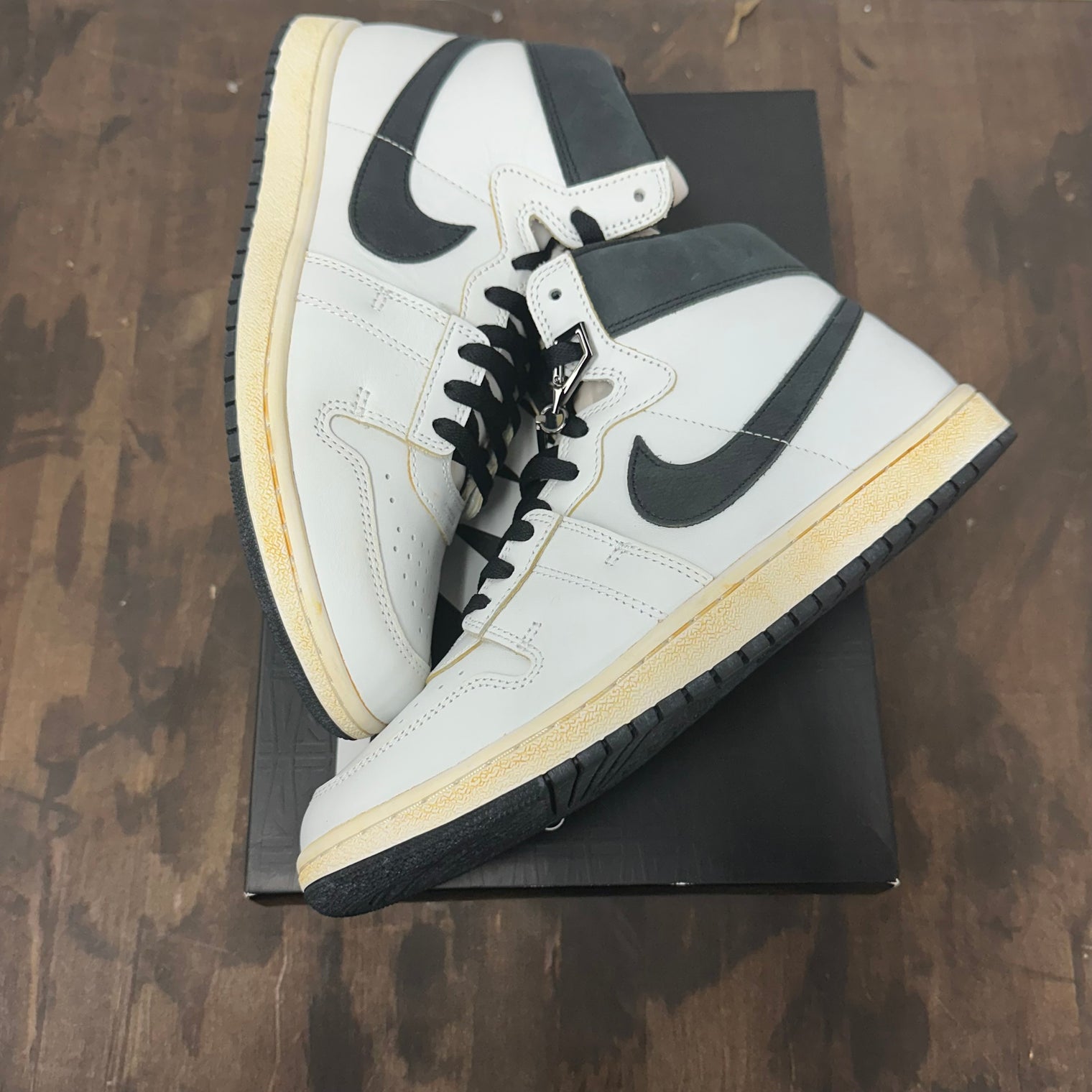 A Ma Maniere White Black Jordan Air Ship PE SP (USED)