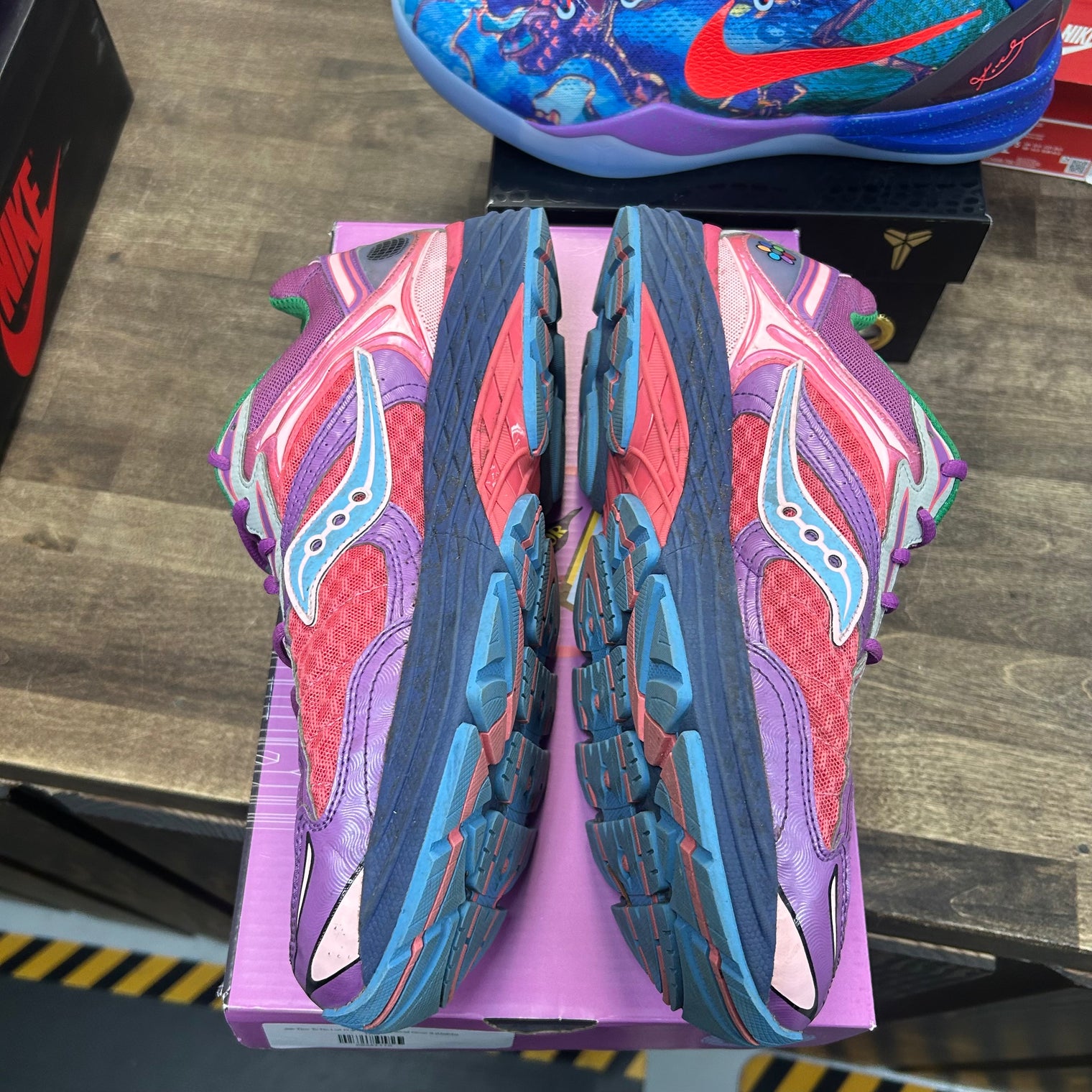 Jae Tips To Do List Pink Saucony ProGrid Omni 9 (USED)