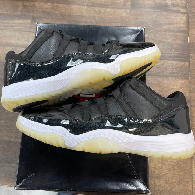 72-10 Jordan 11 Low (USED)