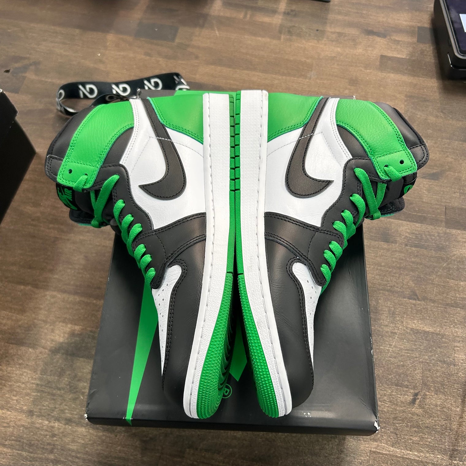 Lucky Green Jordan 1 High OG (USED)