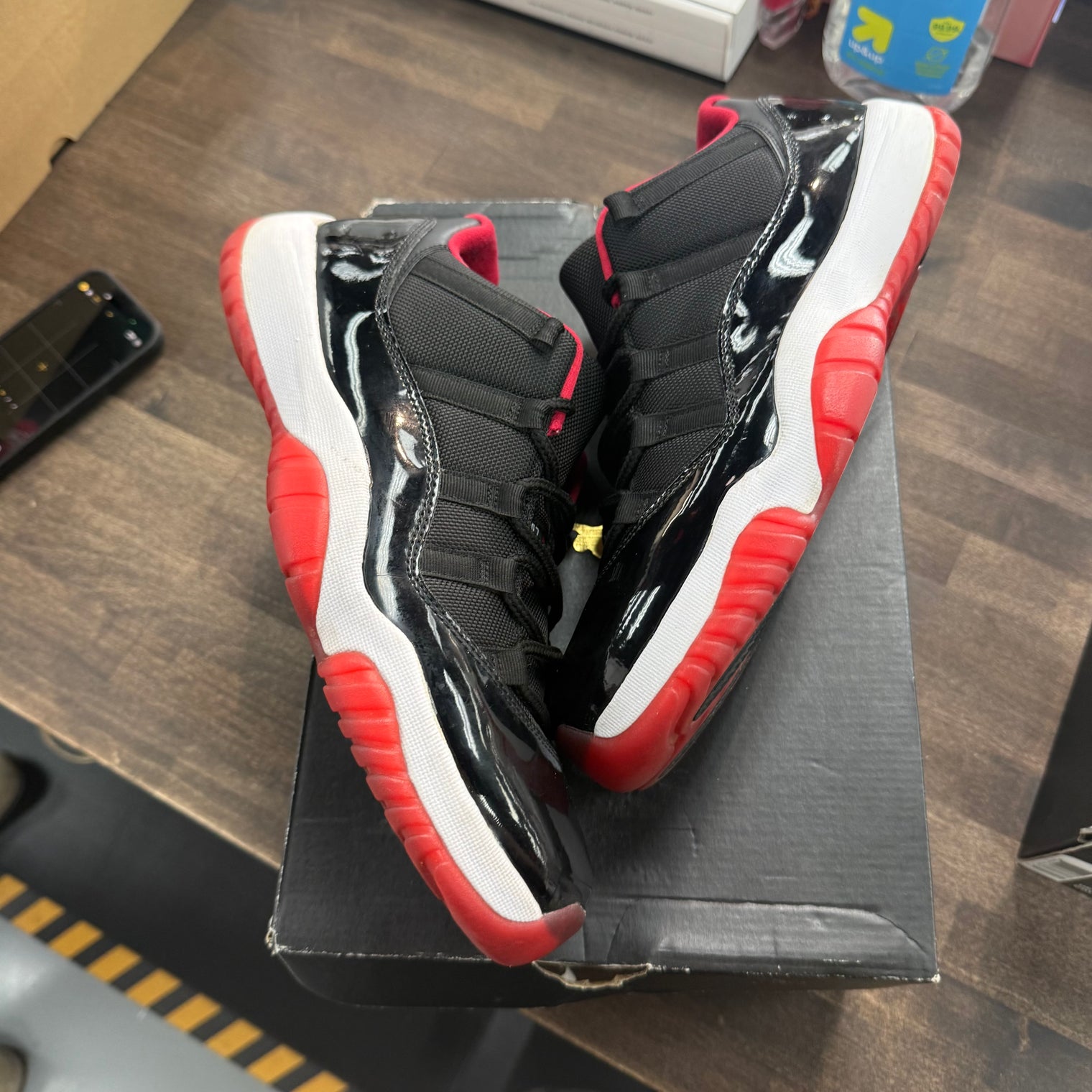 Bred Jordan 11 Low (2015) (USED)