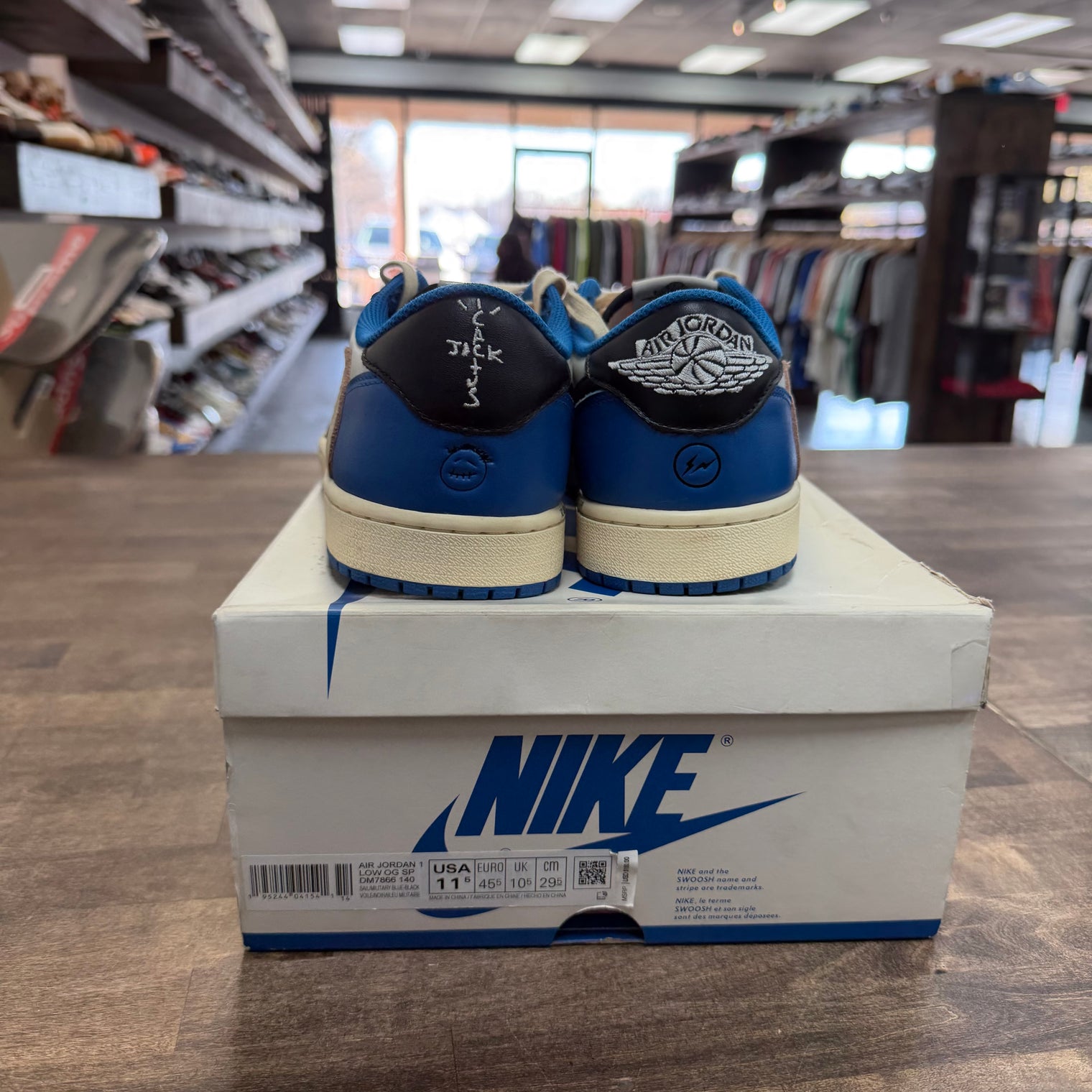 Fragment x Travis Scott Jordan 1 Low OG (USED)