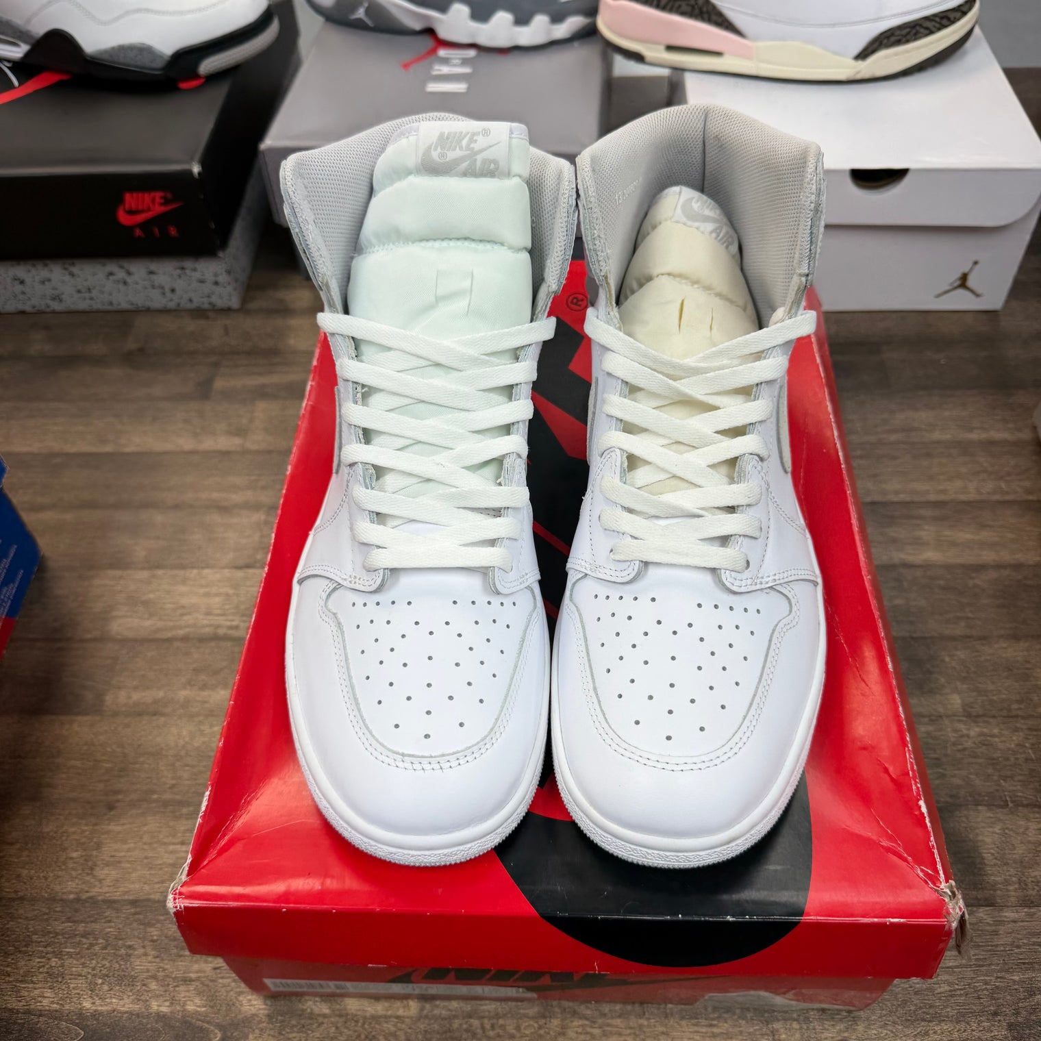 Neutral Grey Jordan 1 Retro High '85 (USED)