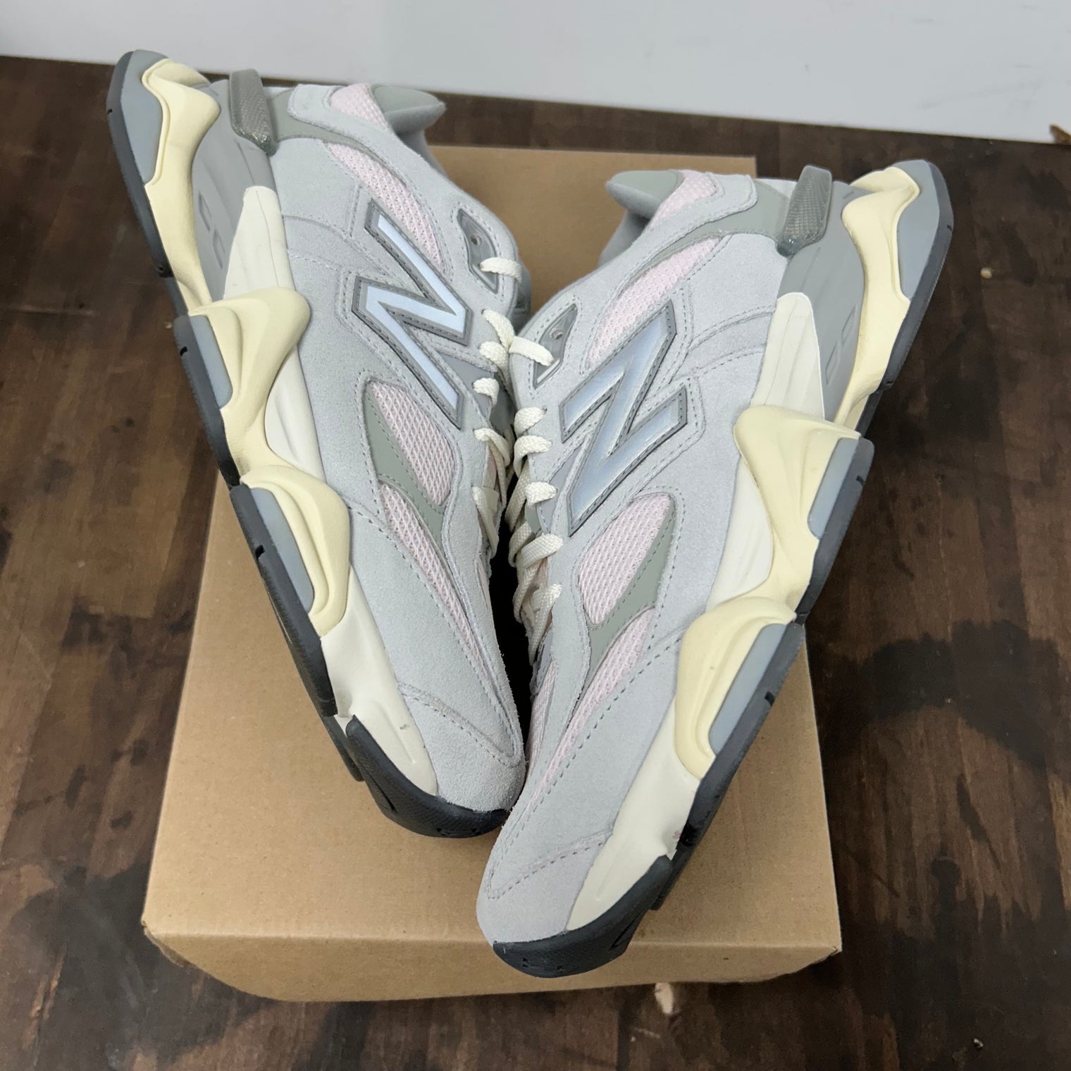 Granite Pink New Balance 9060 (USED,No Box)