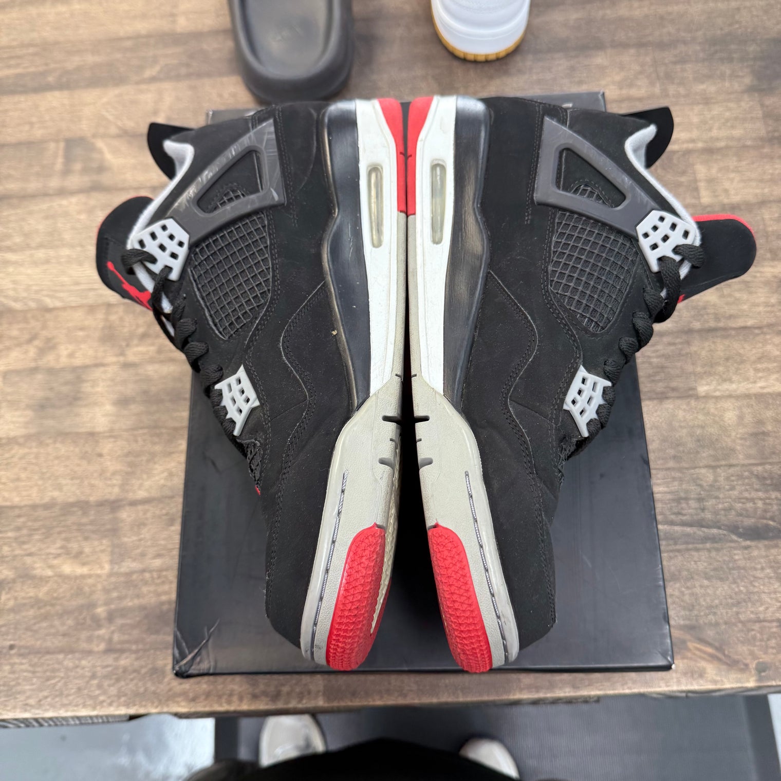 Bred Jordan 4 2019 (USED)