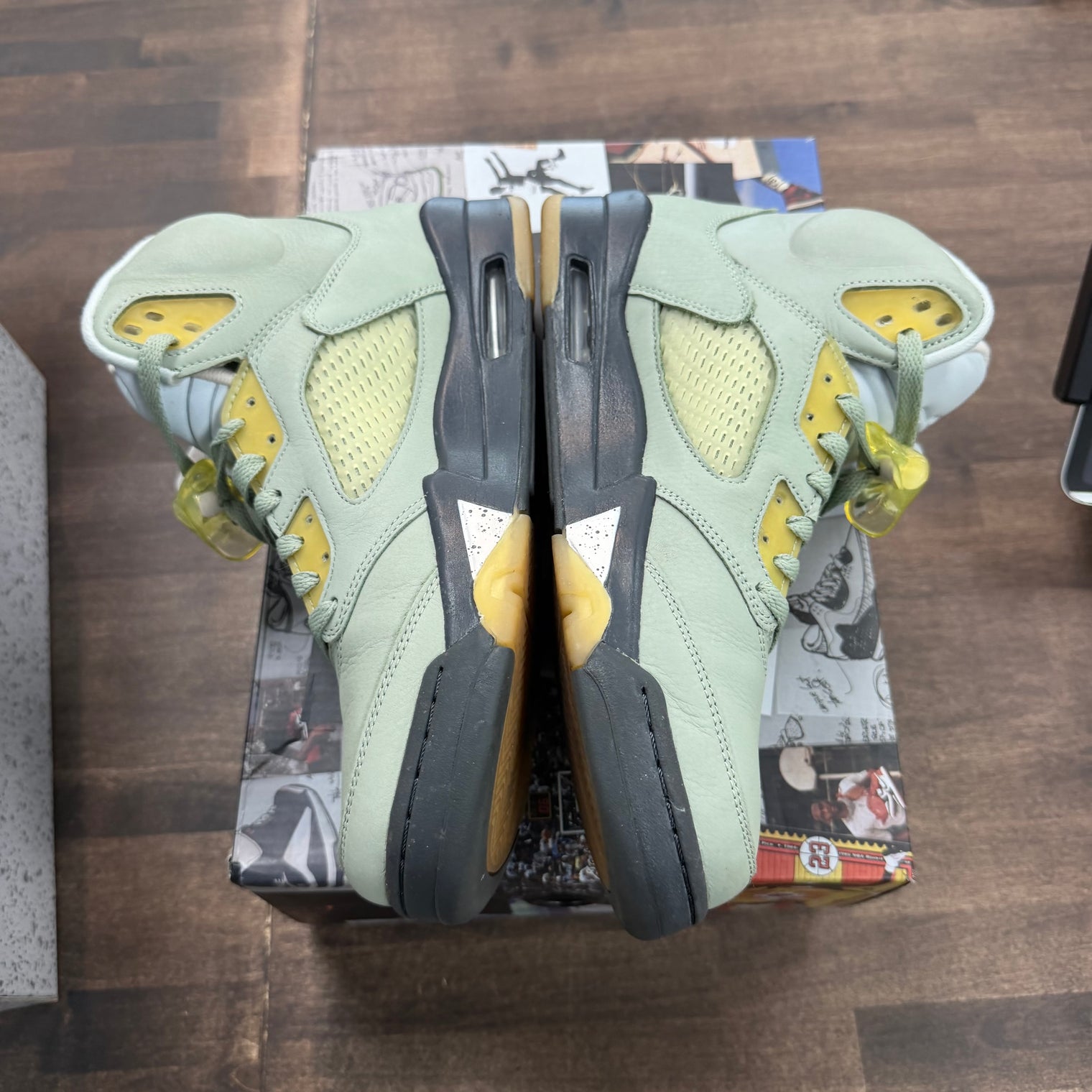 Jade Jordan 5 Retro (USED)