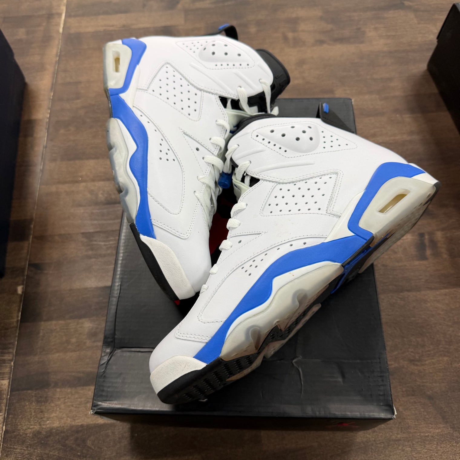 Sport Blue Jordan 6 Retro (USED)