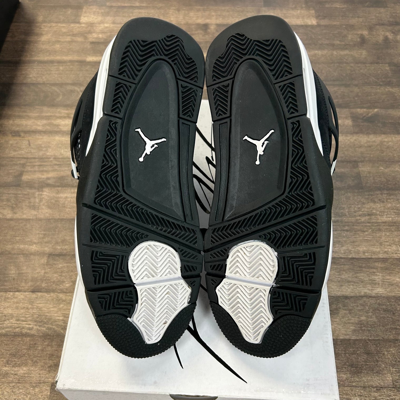 White Thunder Jordan 4 Retro (Used)