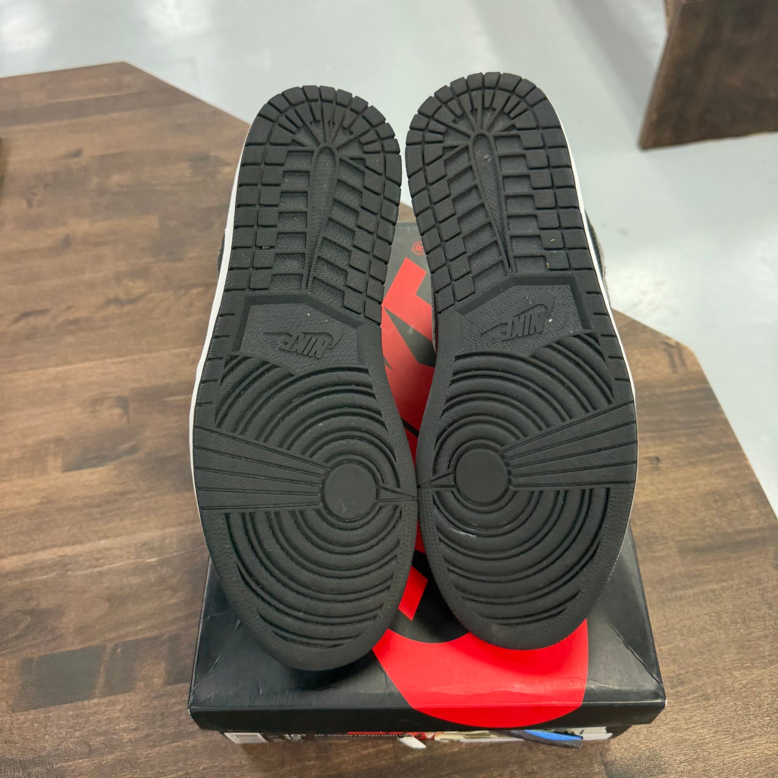 Shadow Jordan 1 Retro High (2018) (USED)