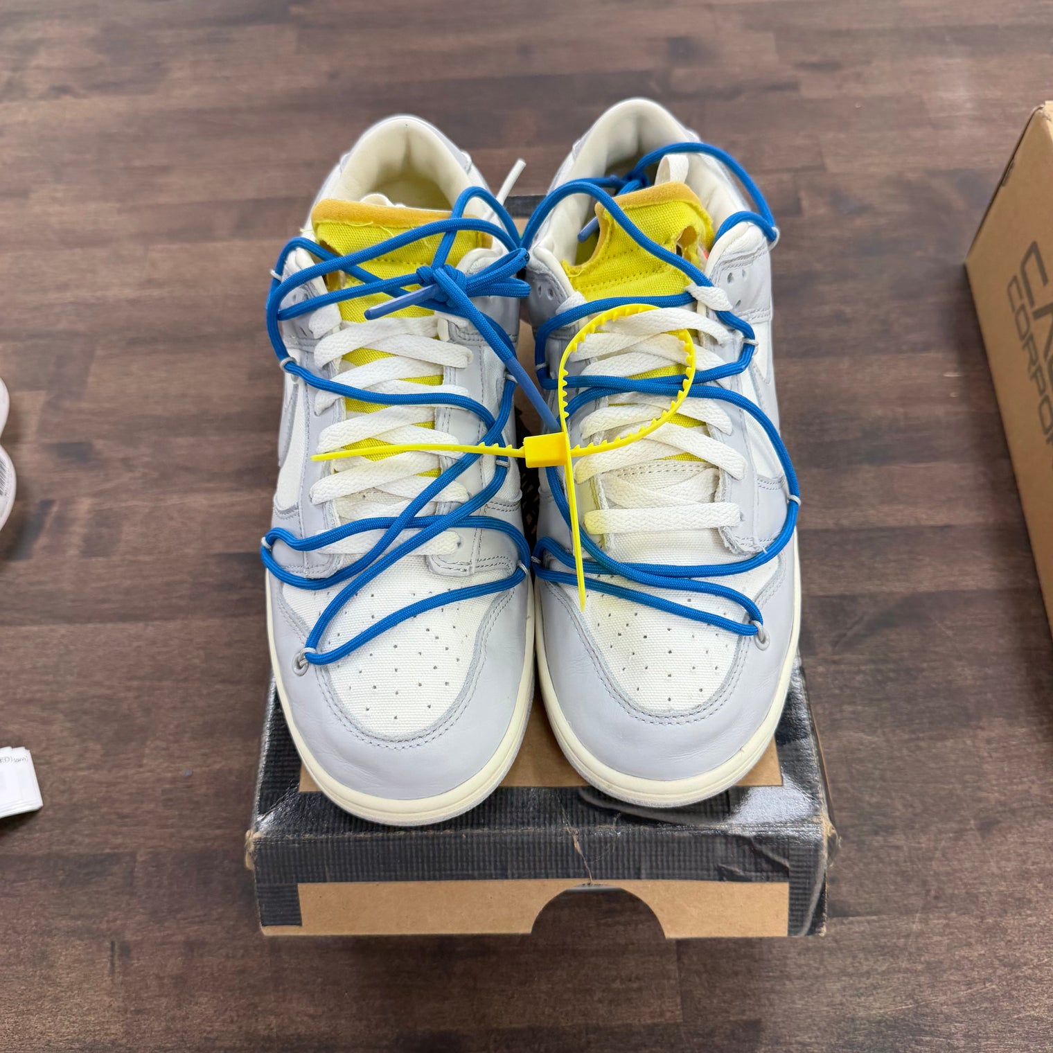 Off-White Lot 10 of 50 Nike Dunk Low (USED)