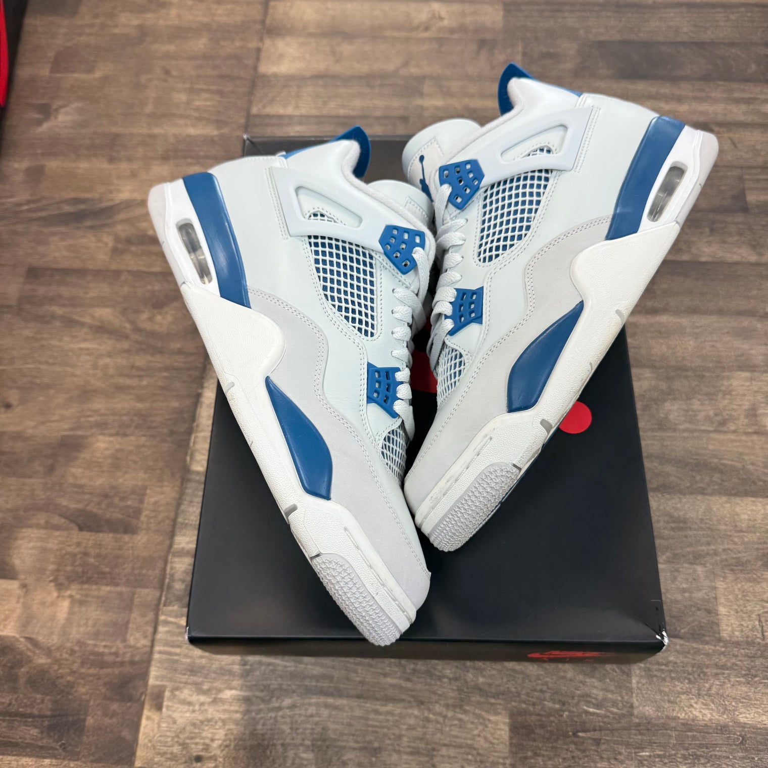 Jordan 4 Retro Military Blue (2024) (US 10.5) (USED)