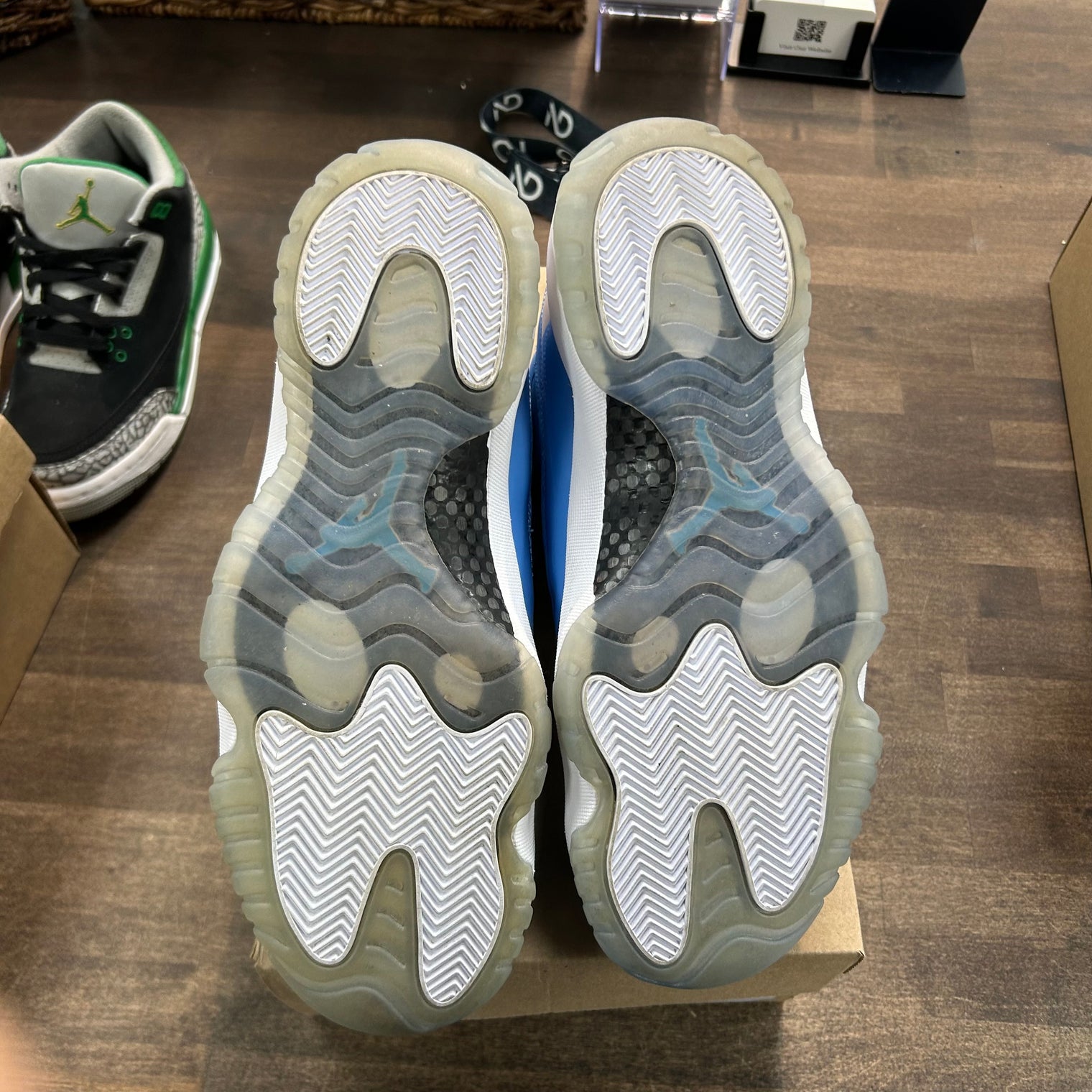 Pantone Jordan 11 Retro (Lightly Worn, No Box)