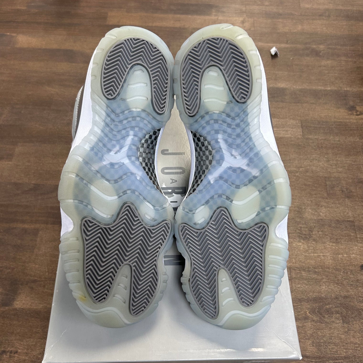 Cool Grey Jordan 11 Retro (USED)