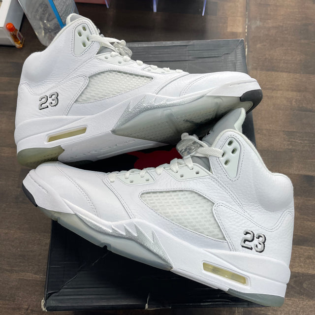 White Metallic Jordan 5 (USED)
