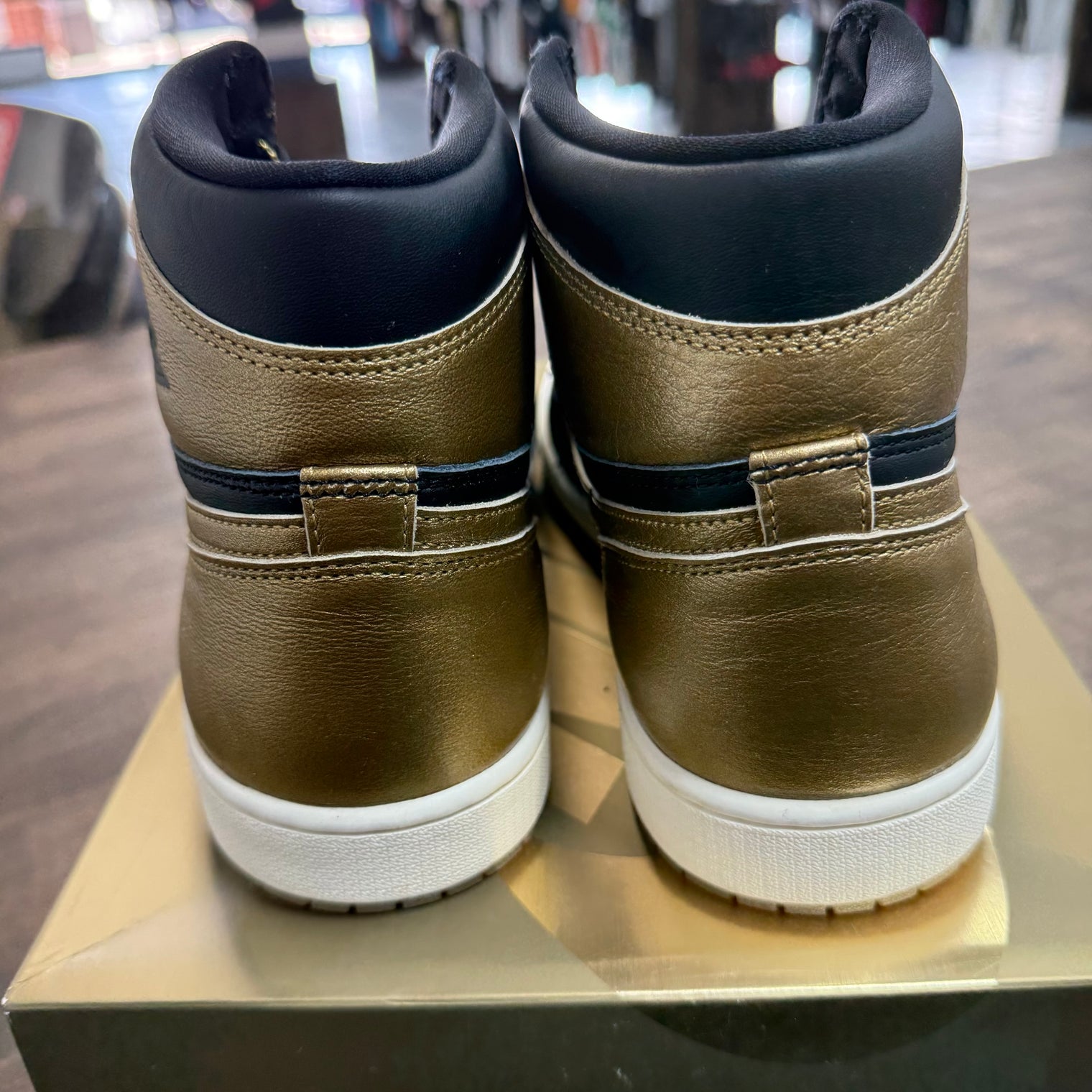 Black Metallic Gold Jordan 1 Retro High OG (Lightly Worn)
