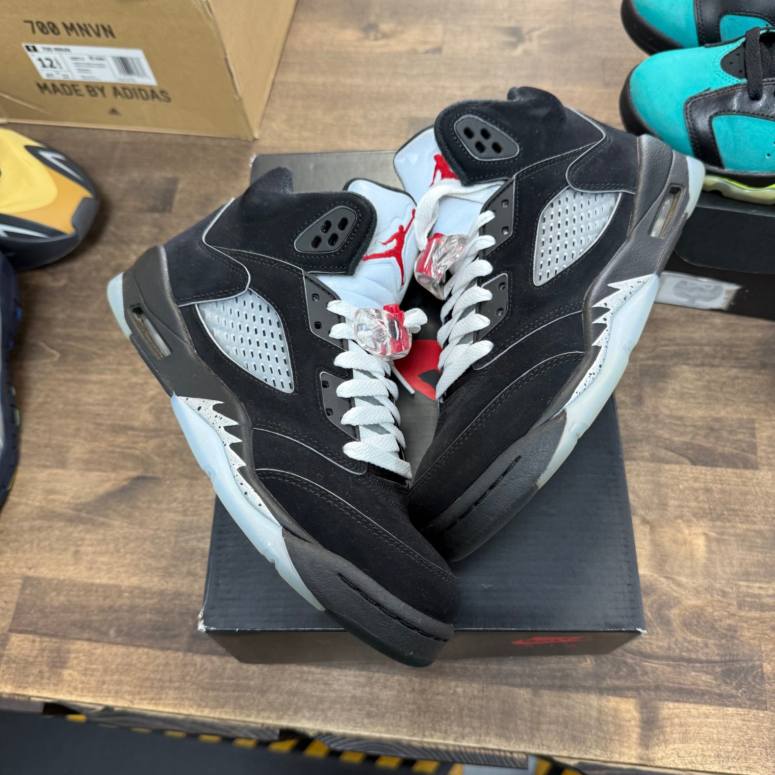 Black Metallic Jordan 5 (2025) (GS) (USED)