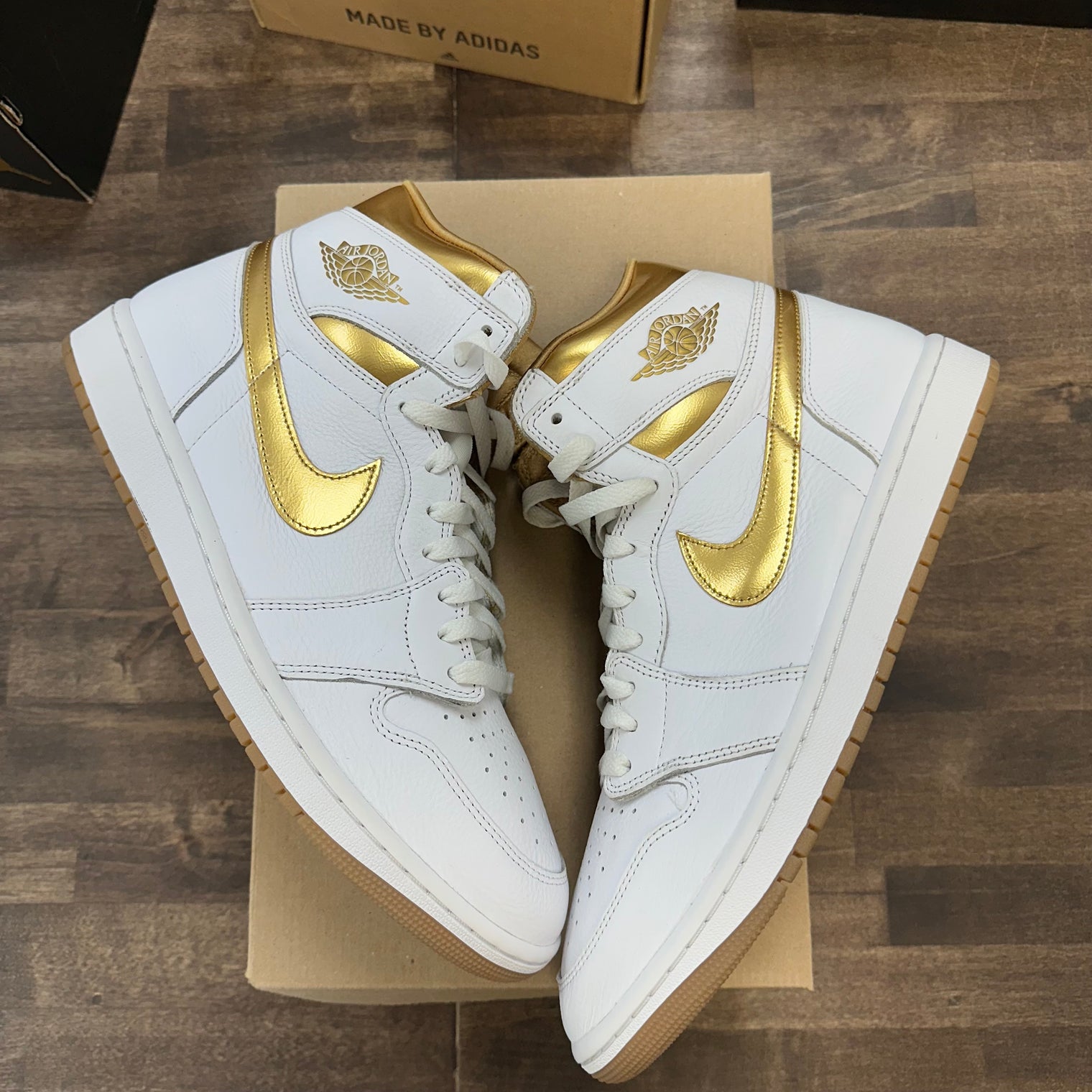 White Metallic Gold Jordan 1 High (W) (USED, No Box)