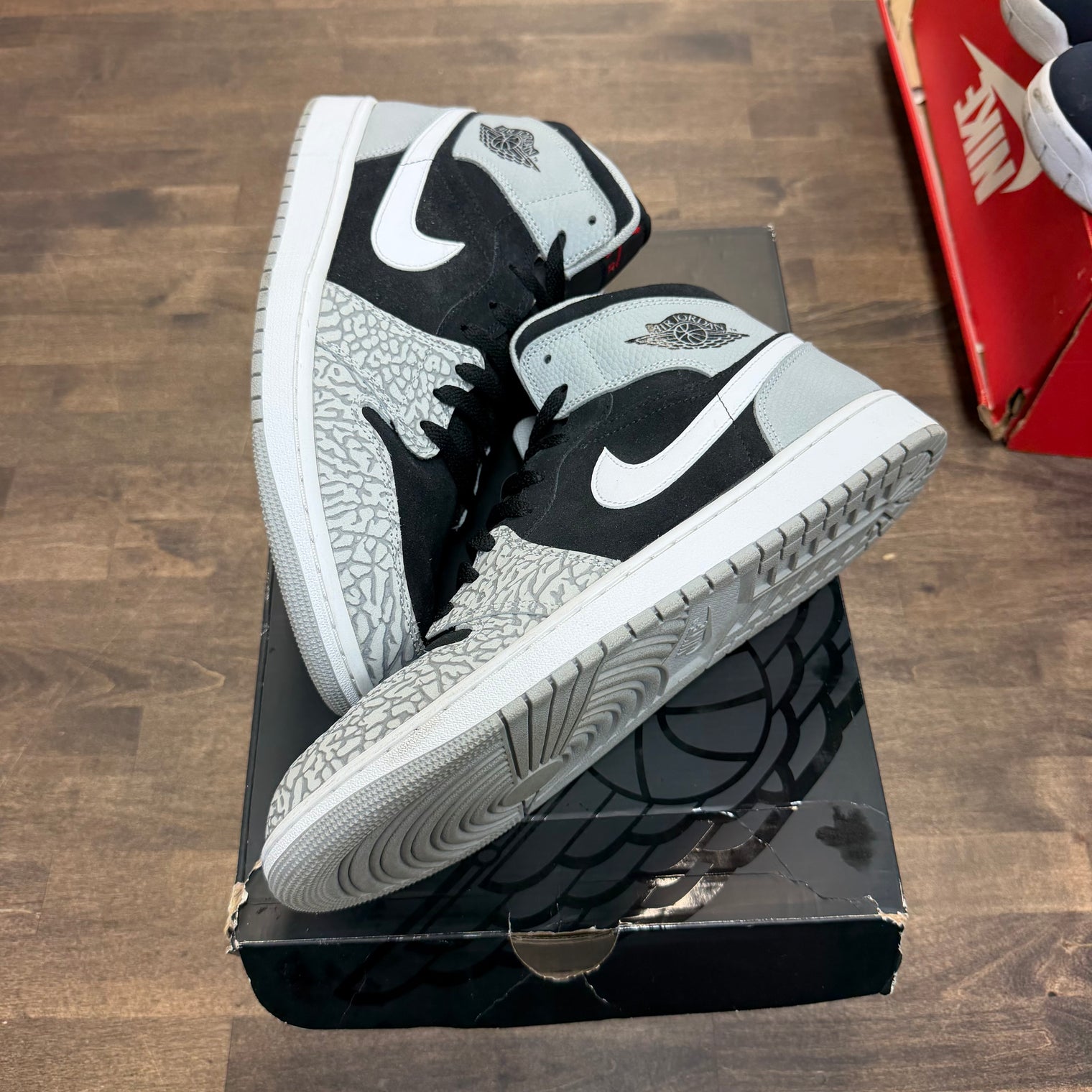 Elephant Print Jordan 1 Mid (USED, Replacement Box)