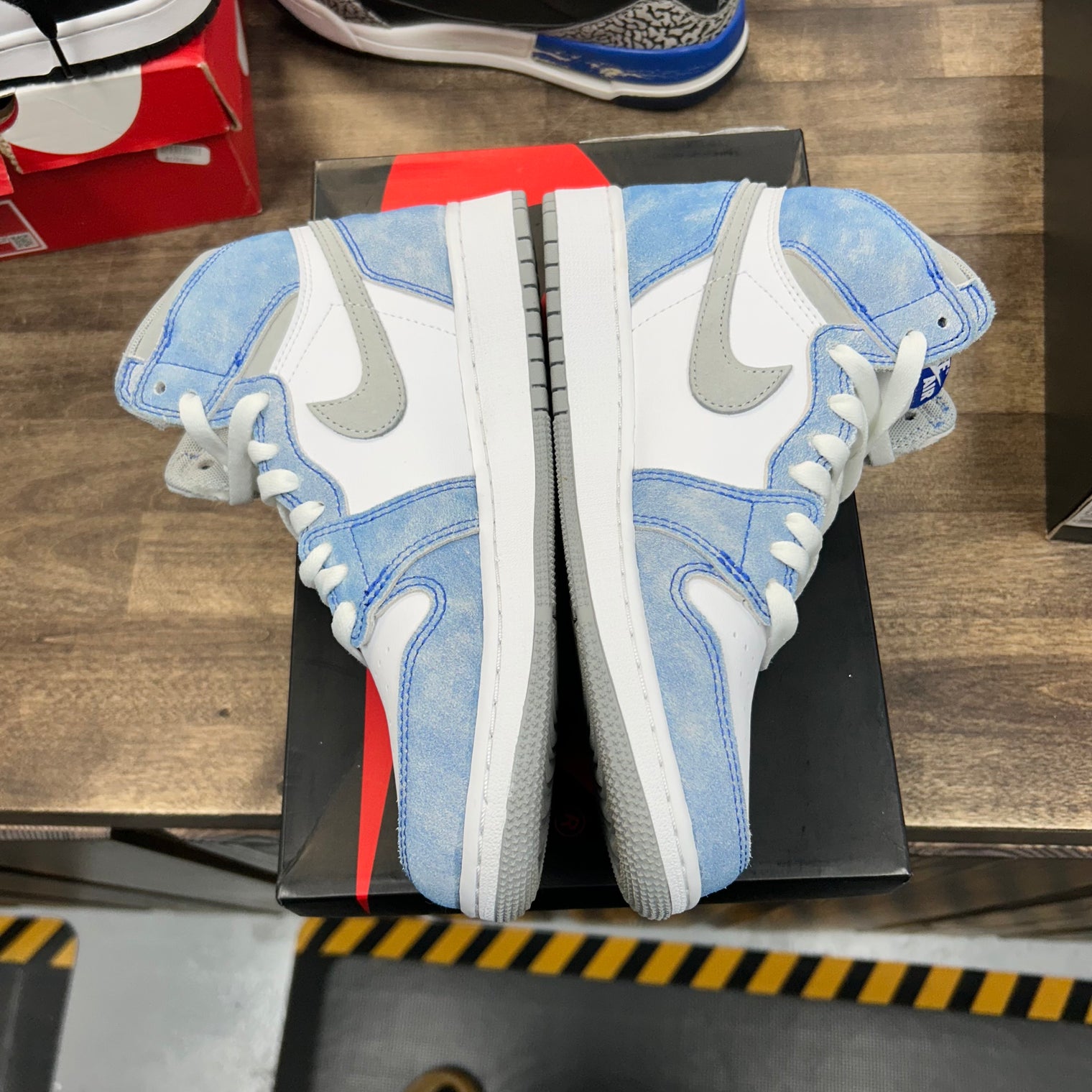 Hyper Royal Smoke Grey Jordan 1 High (GS) (USED)