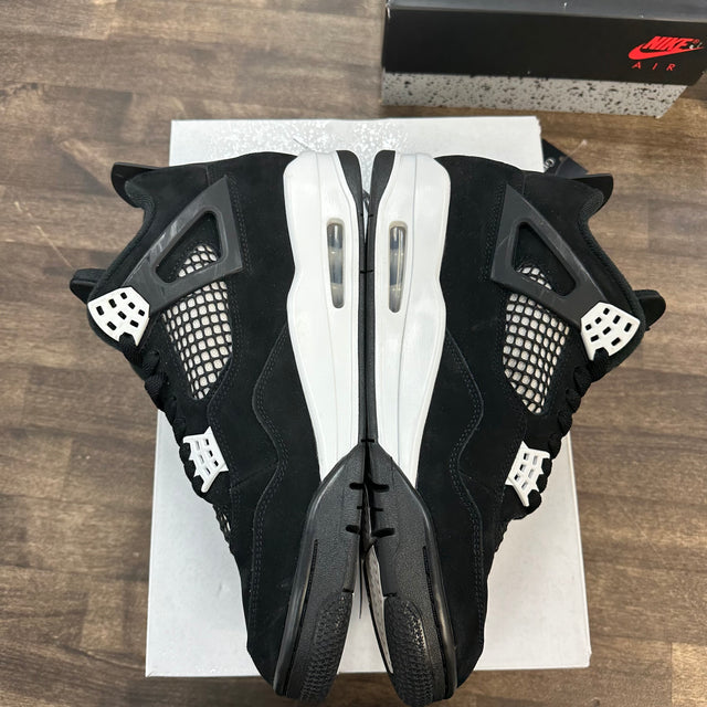 White Thunder Jordan 4 Retro (USED)