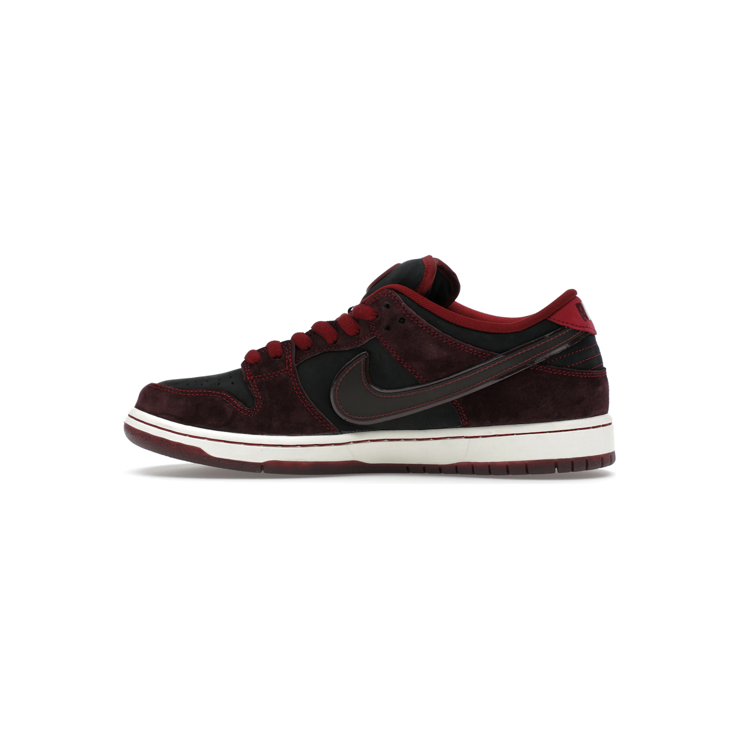 nike_sb_dunk_low_riot_skateshop_special_box_1