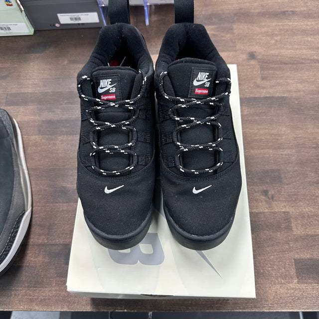 Black Supreme Nike SB Darwin Low (USED)