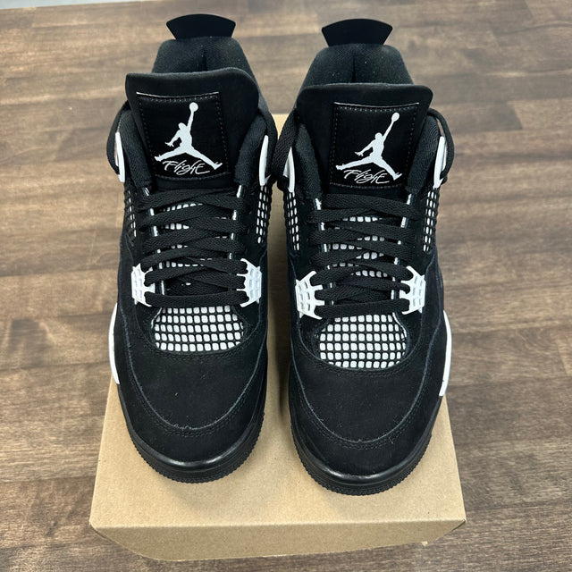 White Thunder Jordan 4 (USED, No Box)