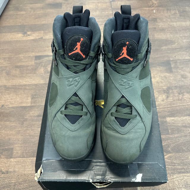 Take Flight Undeafeated Jordan 8 (USED)