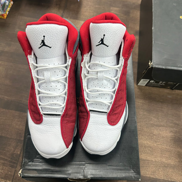 (GS) Gym Red Flint Jordan 13 (USED)