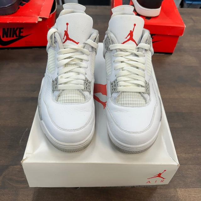 White Oreo Jordan 4 (USED)