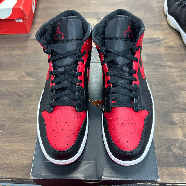 Bred Jordan 1 Mid (USED)