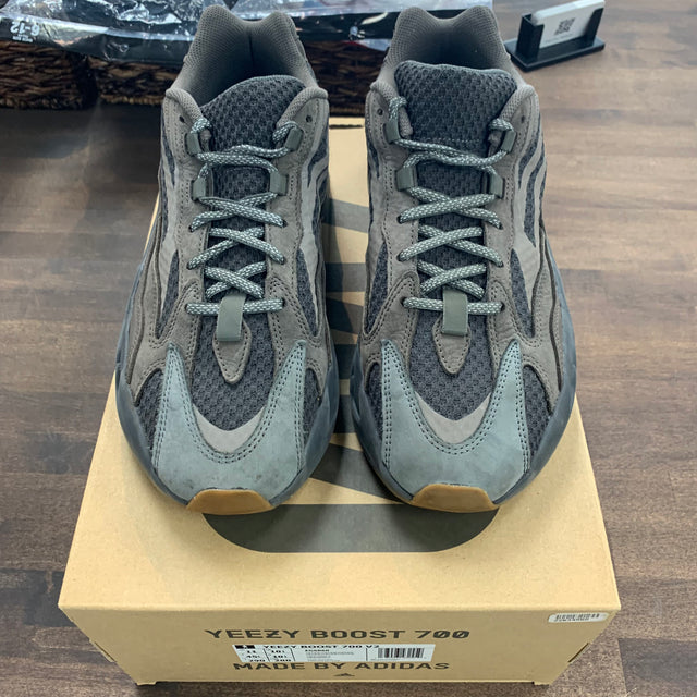 Geode Yeezy 700 V2 (USED)