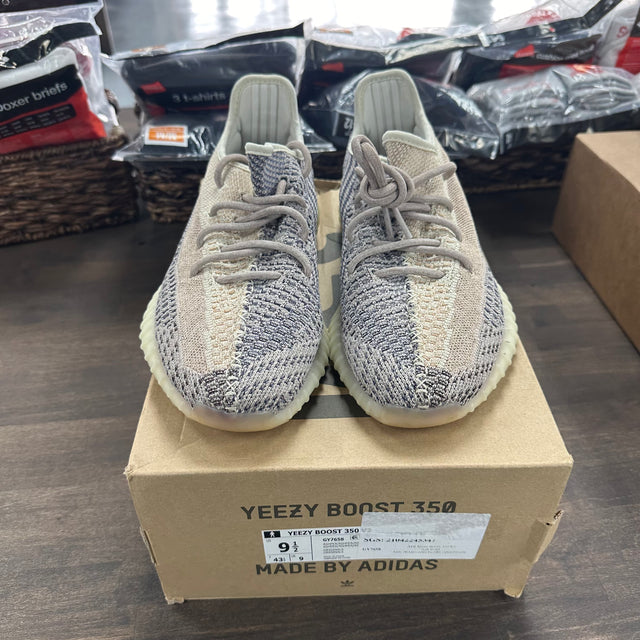 Ash Pearl Yeezy 350 (USED)