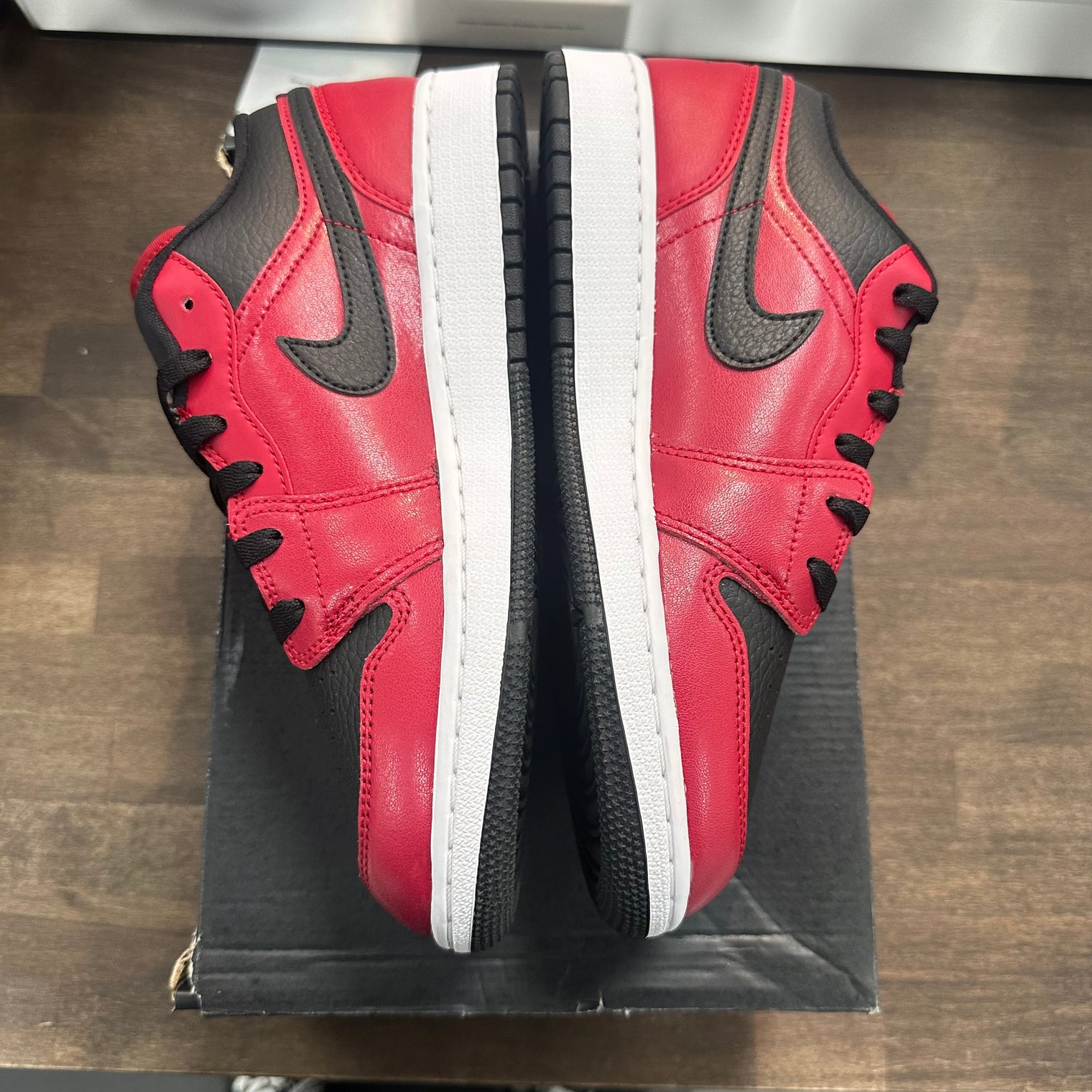 (GS) Gym Red Black Pebbled Jordan 1 Low