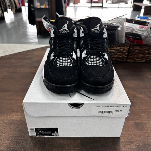 White Thunder Jordan 4 (Like New)