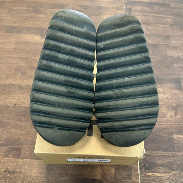 Yeezy Slide Dark Onyx (USED)
