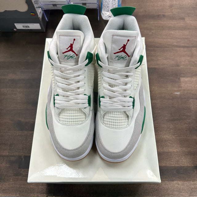 Pine Green Jordan 4 SB (Tried On)