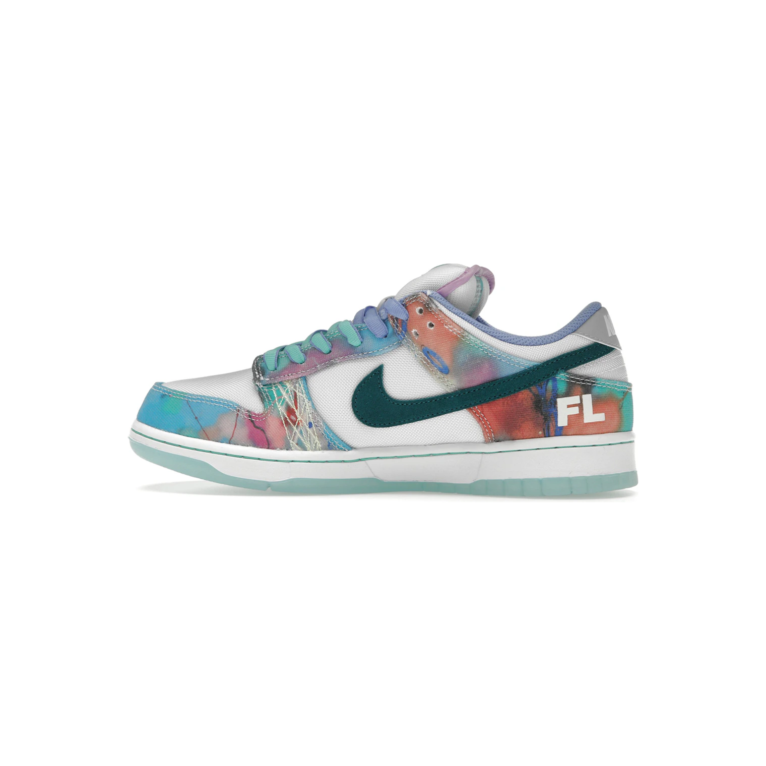 nike_sb_dunk_low_futura_laboratories_bleached_aqua_1