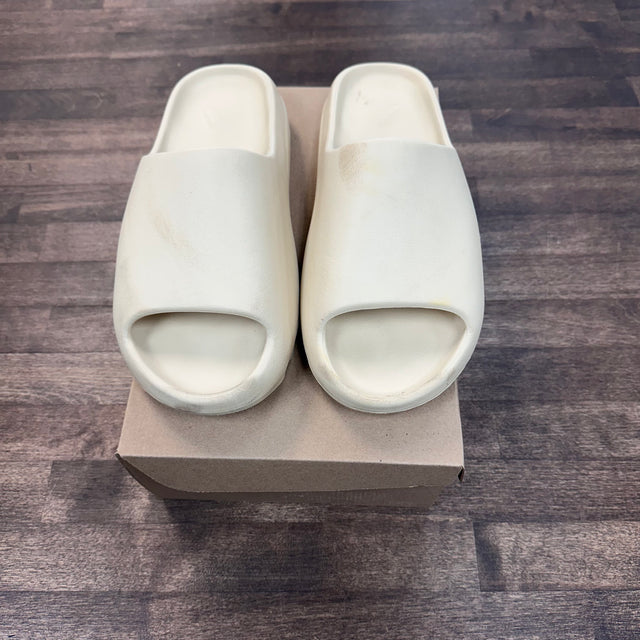Bone Yeezy Slide (USED, No Box)