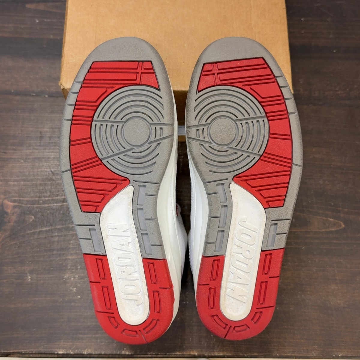 Jordan 2 Retro White Red (2014) (GS) Size 4.5Y (Pre-Owned) - Image 8