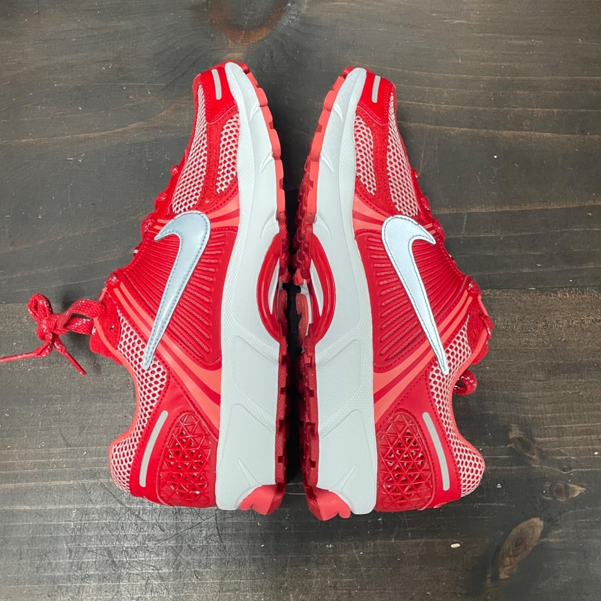 Nike Zoom Vomero 5 SP University Red Size 8.5 - box