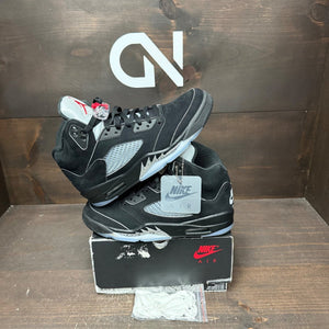 Jordan 5 Retro OG Black Metallic Reimagined Size 8.5 (Pre-Owned) - front