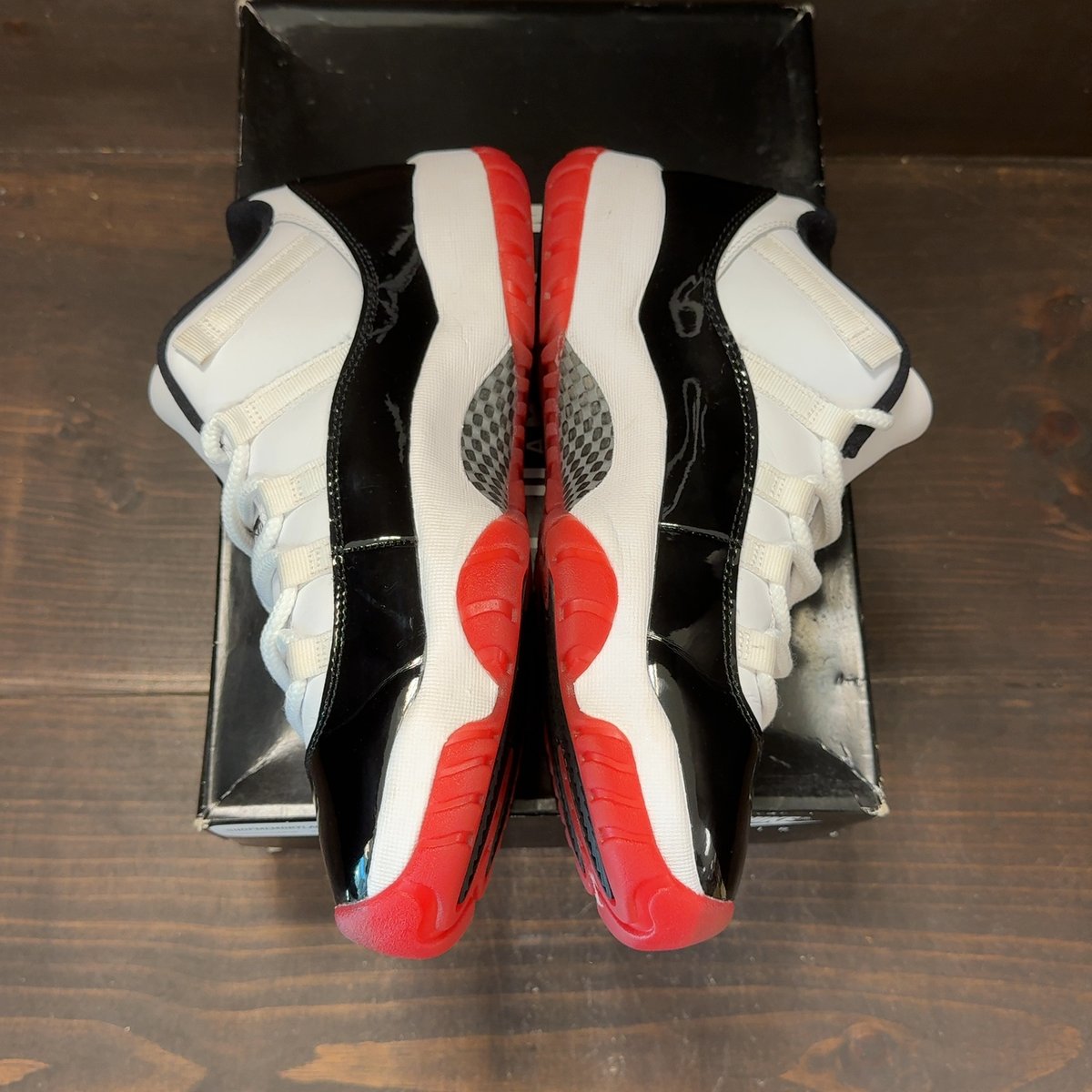 Jordan 11 Retro Low Concord Bred Size 9 (Pre-Owned) - aux