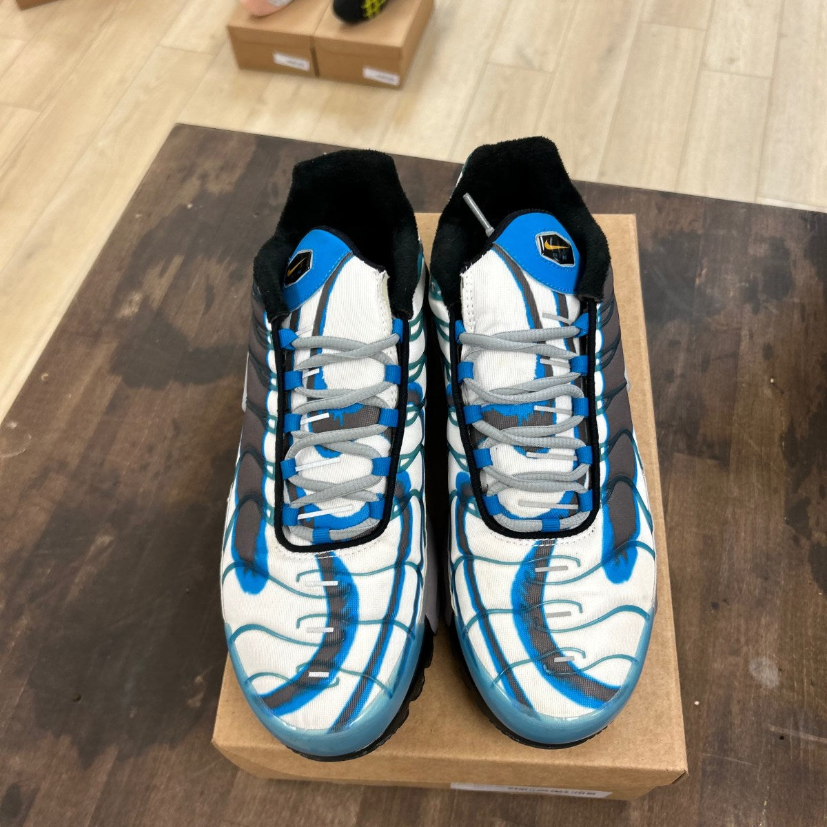 Nike Air Max Plus Deluxe Size 11.5 (Pre-Owned) - Image 2