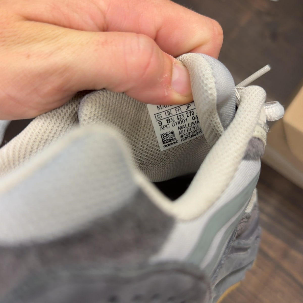 adidas Yeezy Boost 700 V2 Tephra Size 9 (Pre-Owned) - aux