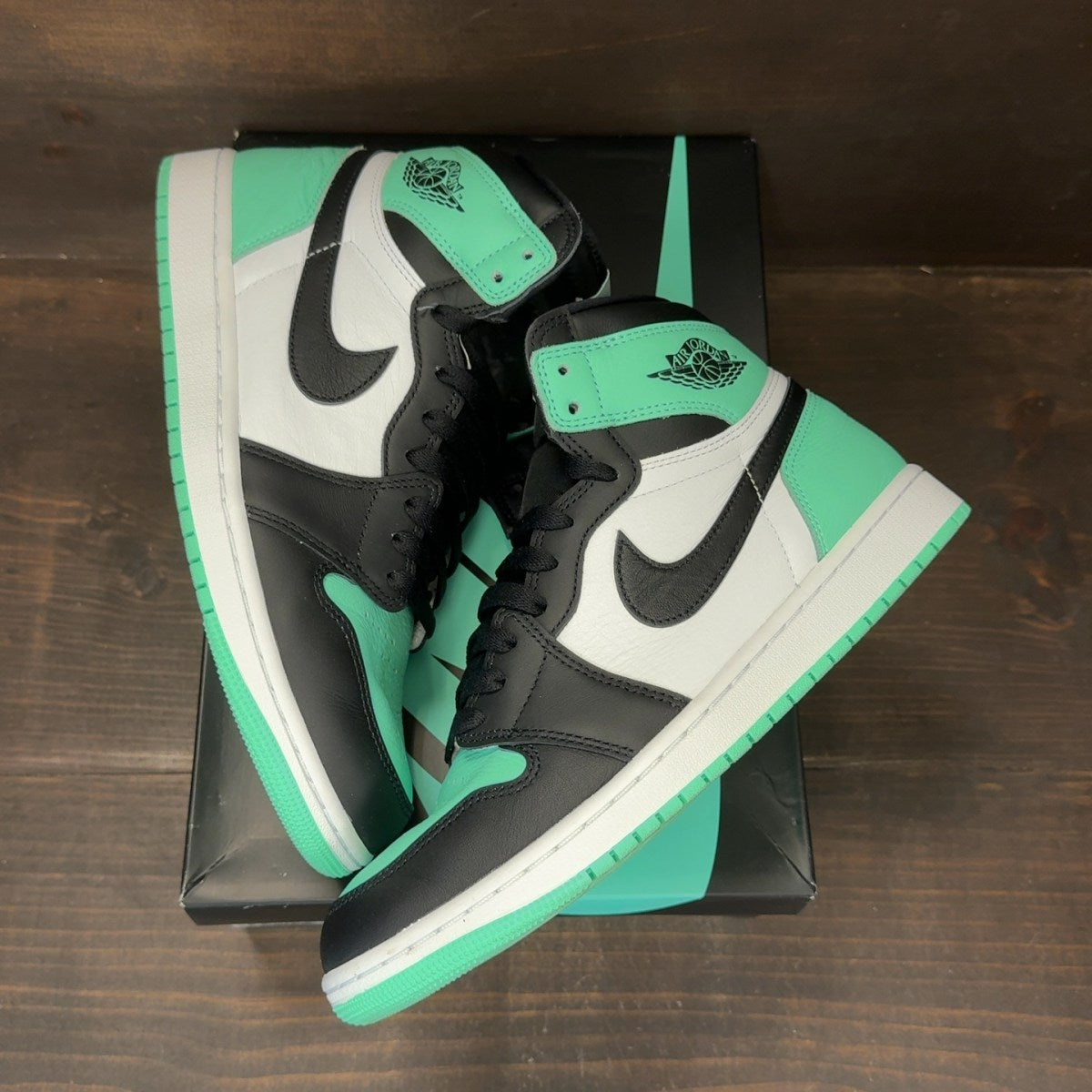 Jordan 1 Retro High OG Green Glow - Image 2