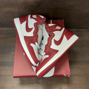 Jordan 1 Retro High OG Artisanal Team Red (GS) Size 3.5Y - Image 2
