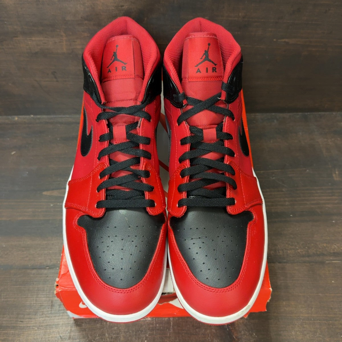 Jordan 1 Mid Reverse Bred (2021) Size 15 (Pre-Owned) - tag