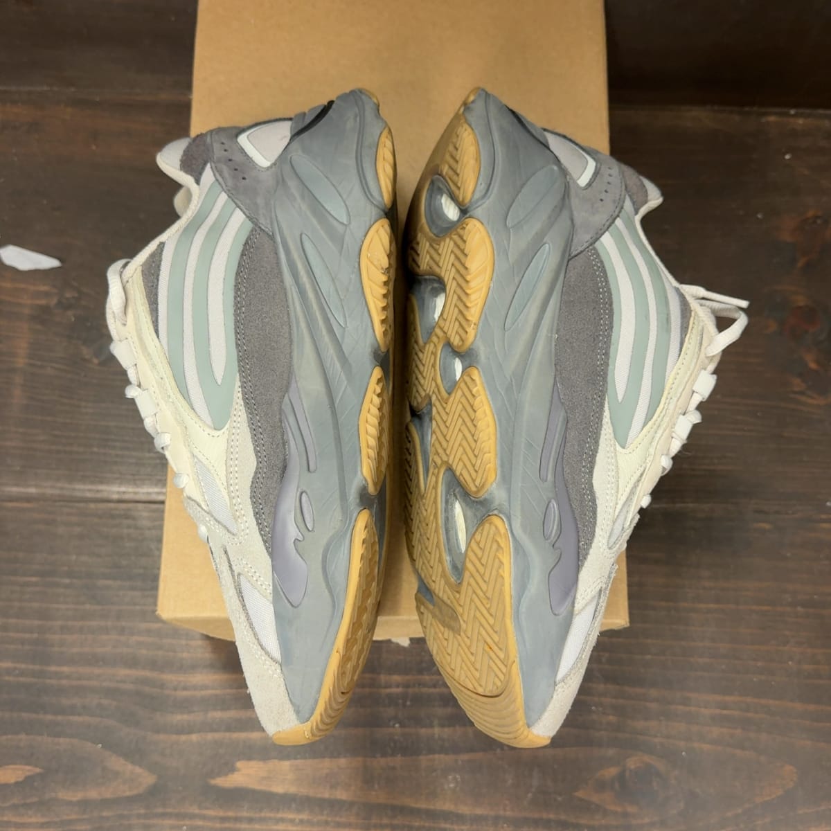 adidas Yeezy Boost 700 V2 Tephra Size 9 (Pre-Owned) - aux